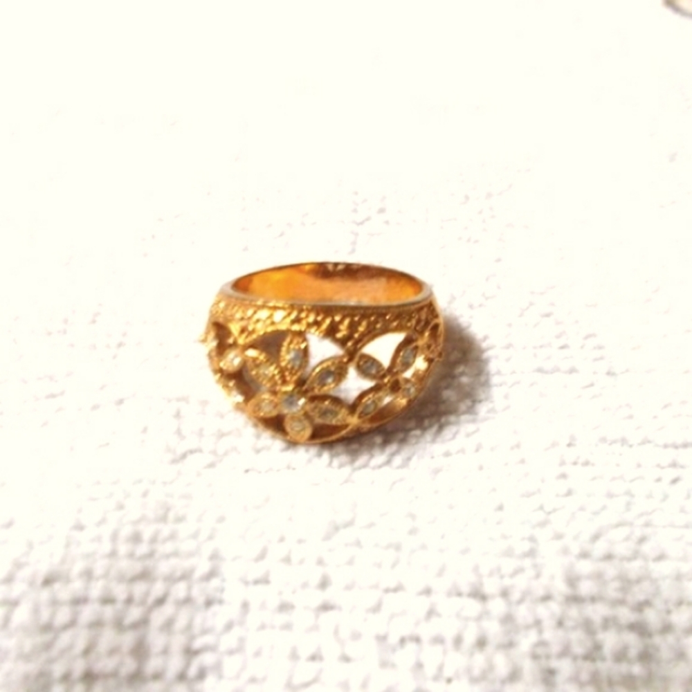 Size 10 goldtone and faux diamond ring
